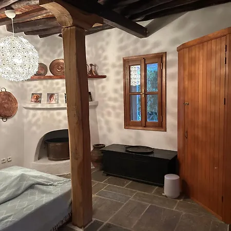 Molos One Bed and Breakfast
